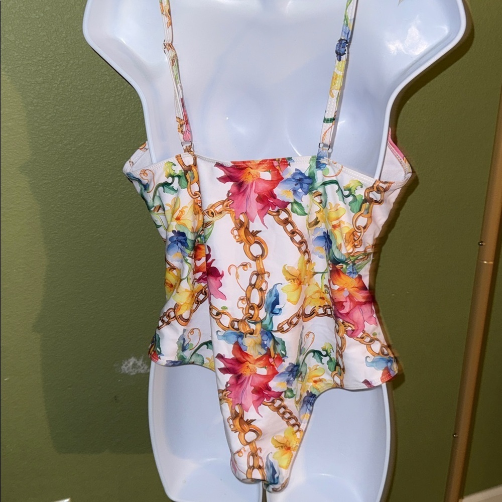 Women’s Floral Chain Print One-Piece Swimsuit - Picture 5 of 6